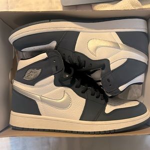 Jordan 1 Midnight Navy (Japan Exclusive)